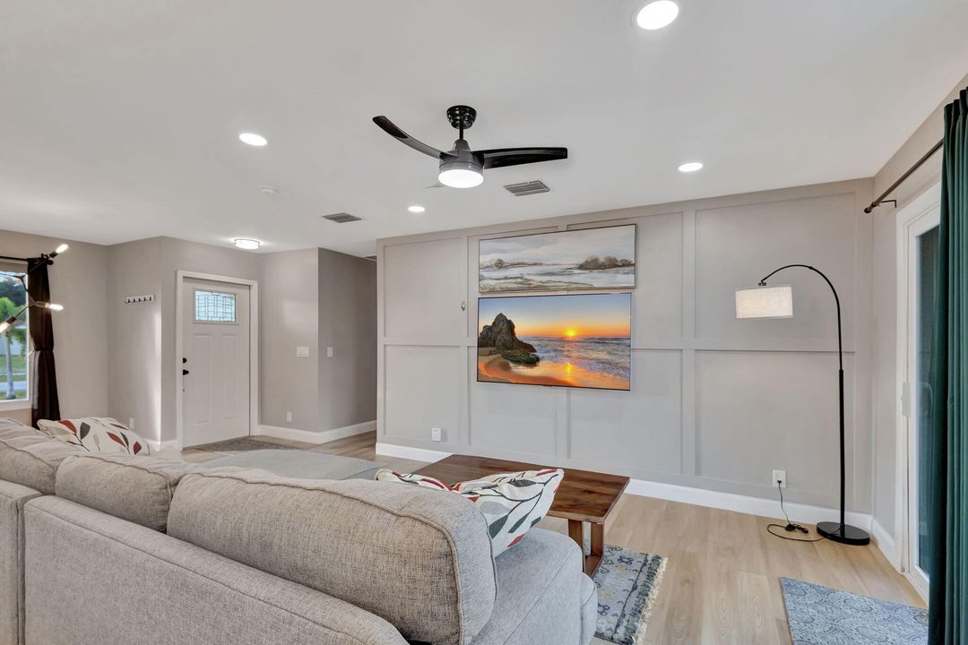 For Sale: $489,500 (4 beds, 2 baths, 1395 Square Feet)