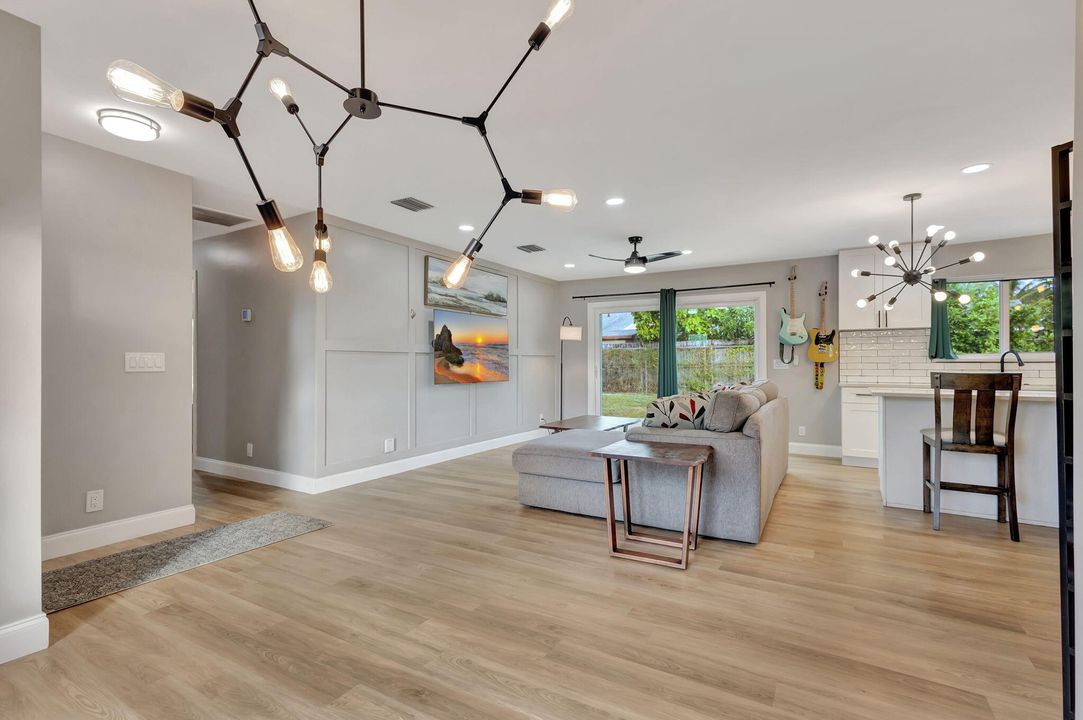 For Sale: $489,500 (4 beds, 2 baths, 1395 Square Feet)