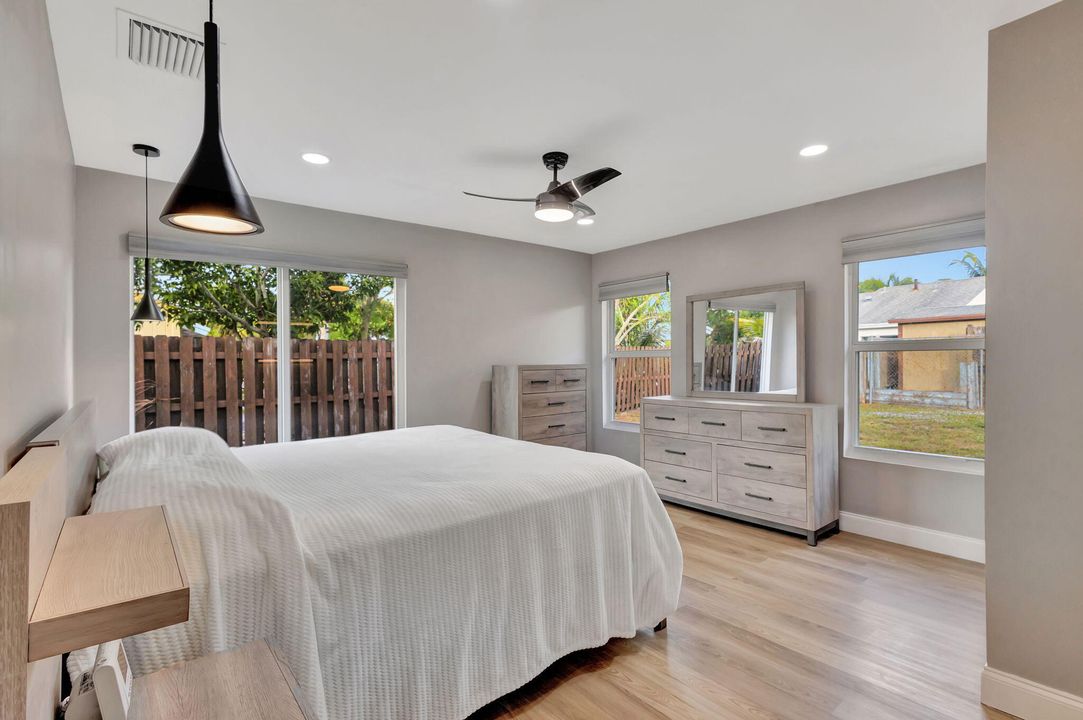 For Sale: $489,500 (4 beds, 2 baths, 1395 Square Feet)