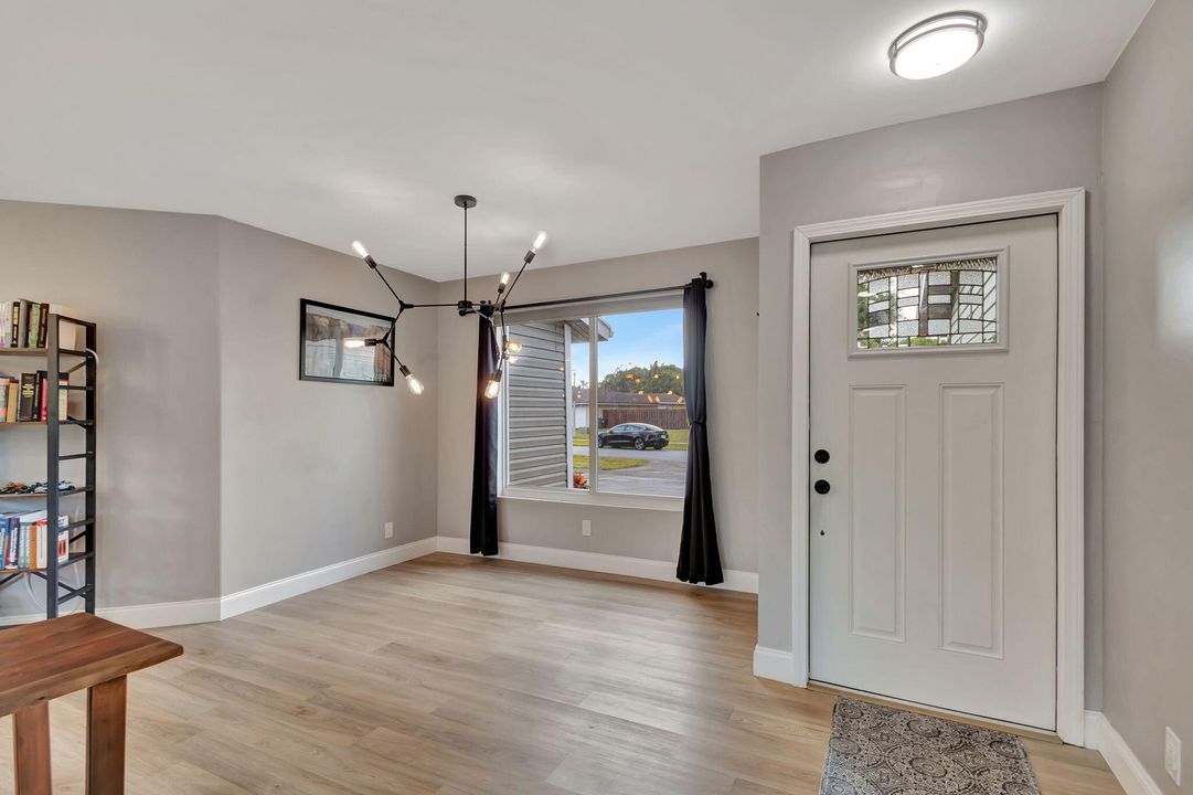 For Sale: $489,500 (4 beds, 2 baths, 1395 Square Feet)