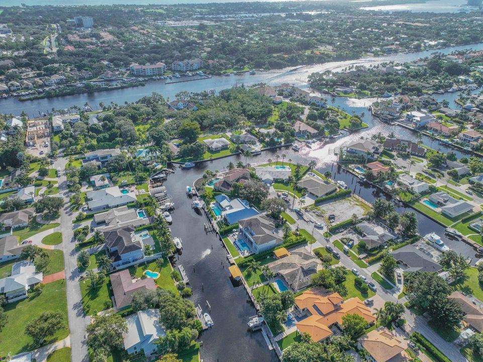 For Sale: $6,899,000 (5 beds, 5 baths, 5764 Square Feet)