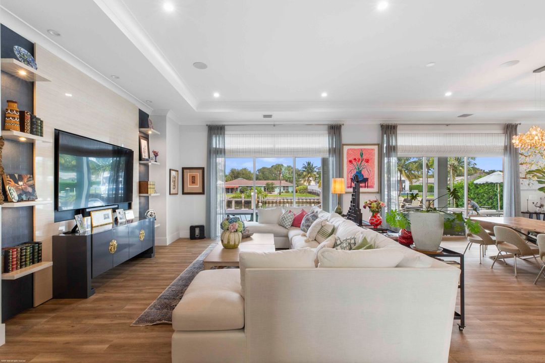 For Sale: $6,899,000 (5 beds, 5 baths, 5764 Square Feet)