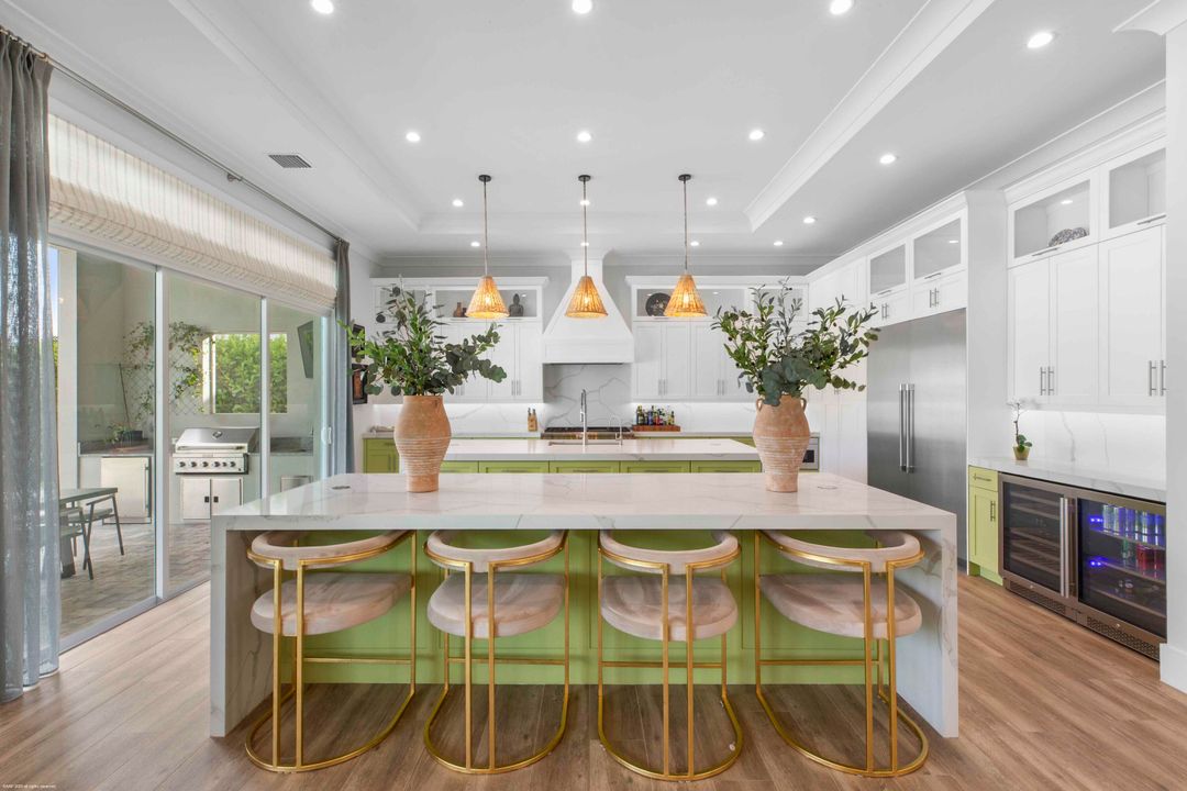 For Sale: $6,899,000 (5 beds, 5 baths, 5764 Square Feet)