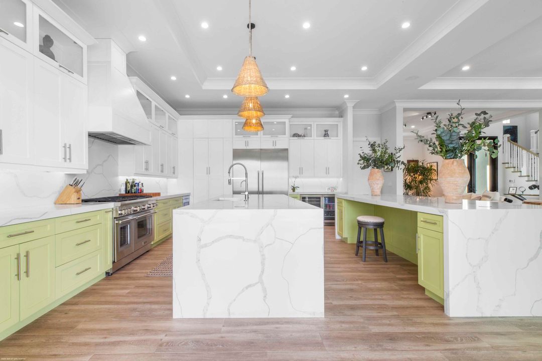 For Sale: $6,899,000 (5 beds, 5 baths, 5764 Square Feet)