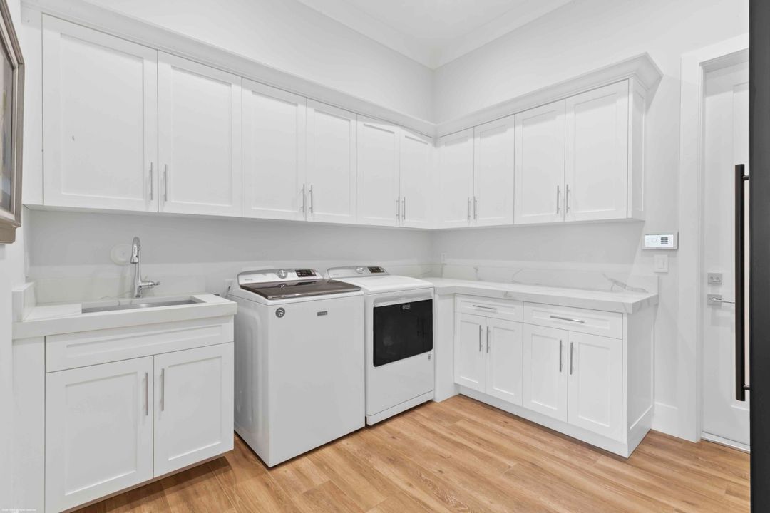 For Sale: $6,899,000 (5 beds, 5 baths, 5764 Square Feet)