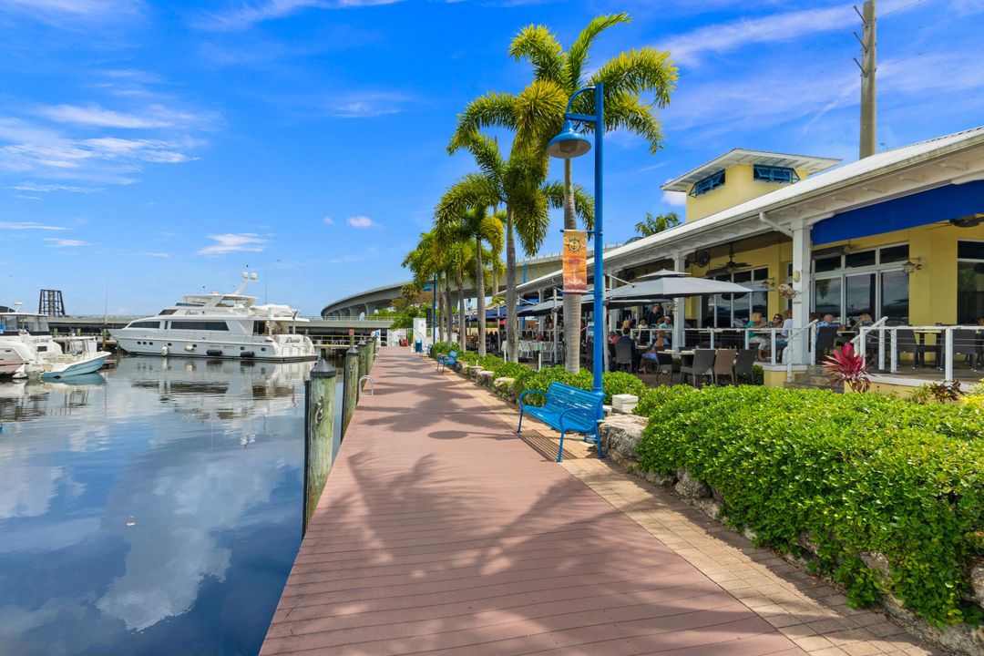 На продажу: $159,800 (2 спален, 2 ванн, 1044 Квадратных фут)