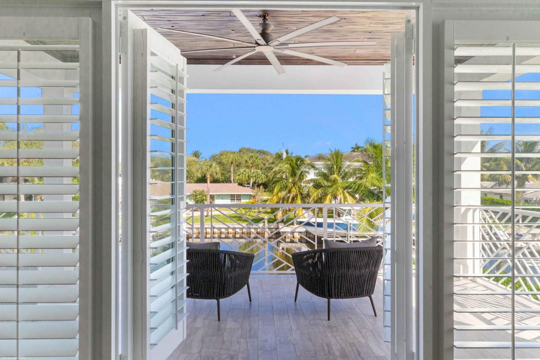 For Sale: $6,899,000 (5 beds, 5 baths, 5764 Square Feet)