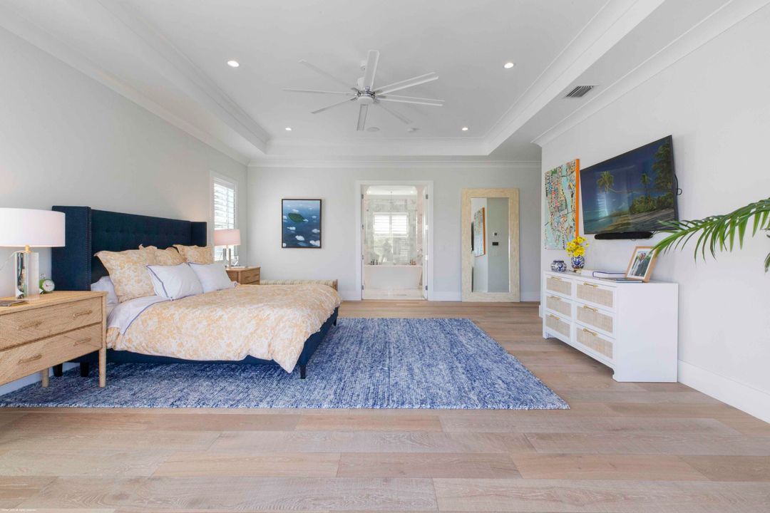 For Sale: $6,899,000 (5 beds, 5 baths, 5764 Square Feet)