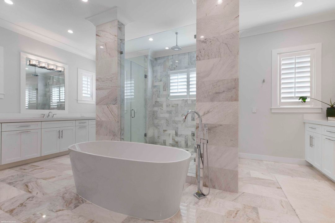 For Sale: $6,899,000 (5 beds, 5 baths, 5764 Square Feet)