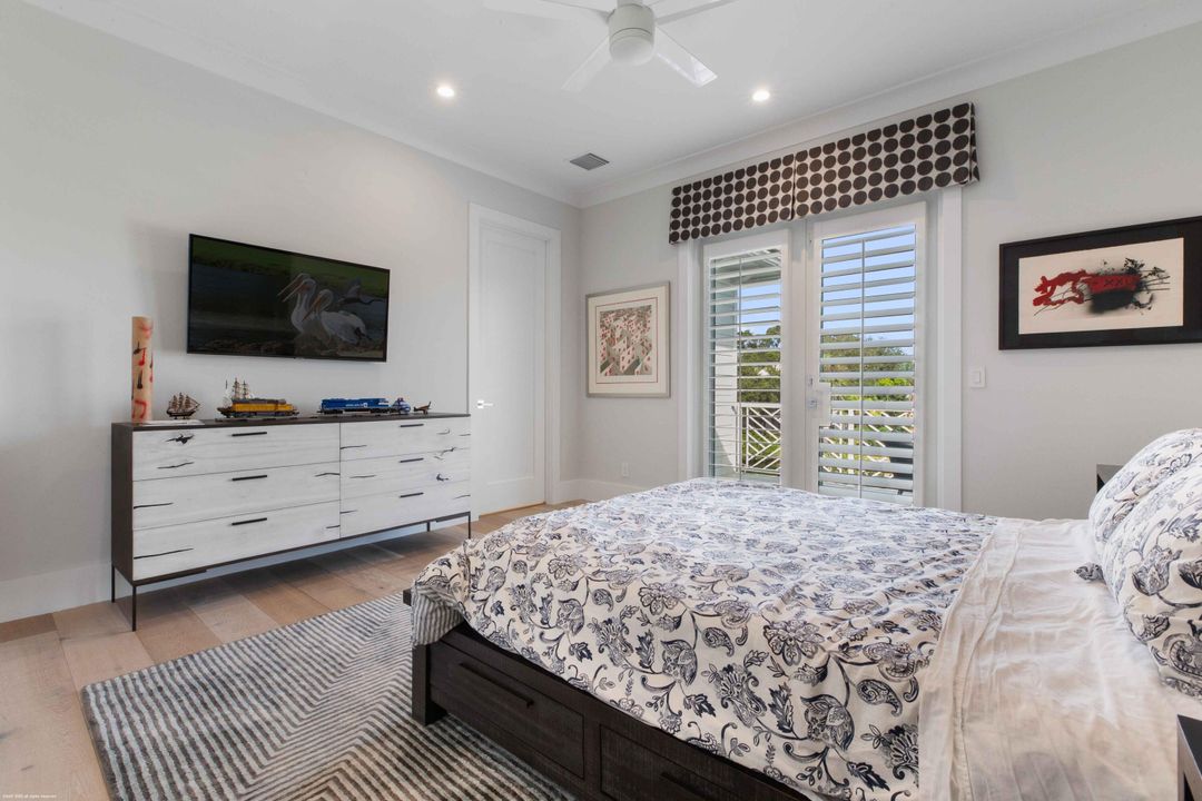 For Sale: $6,899,000 (5 beds, 5 baths, 5764 Square Feet)