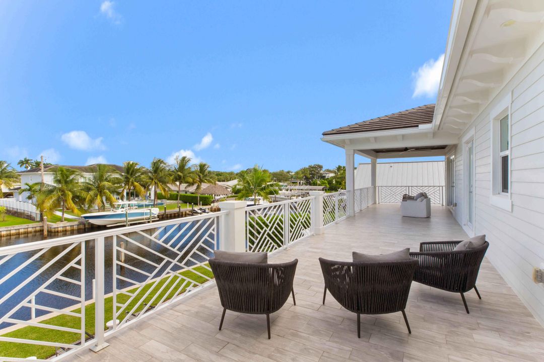 For Sale: $6,899,000 (5 beds, 5 baths, 5764 Square Feet)