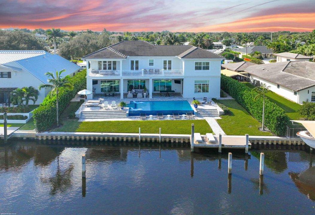 For Sale: $6,899,000 (5 beds, 5 baths, 5764 Square Feet)