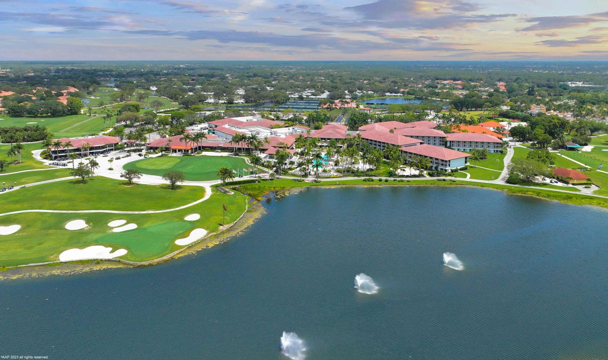 For Sale: $6,899,000 (5 beds, 5 baths, 5764 Square Feet)