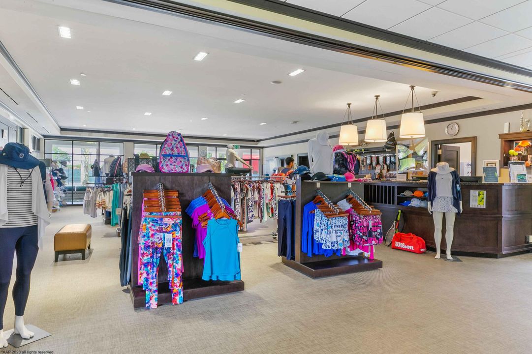 For Sale: $6,899,000 (5 beds, 5 baths, 5764 Square Feet)