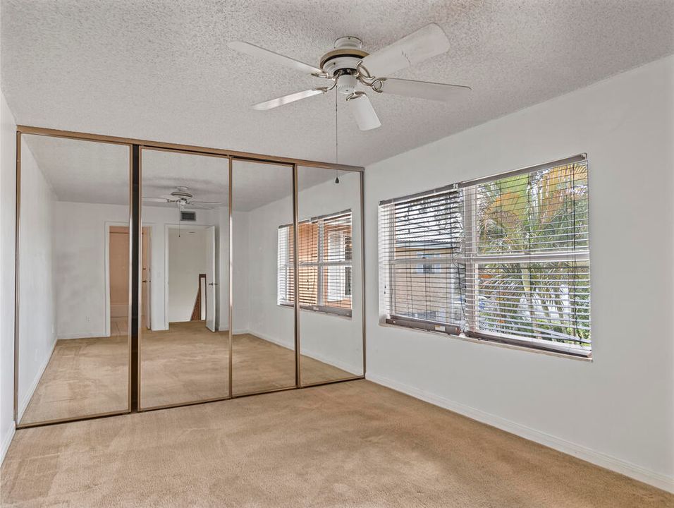 For Sale: $299,900 (2 beds, 2 baths, 1350 Square Feet)