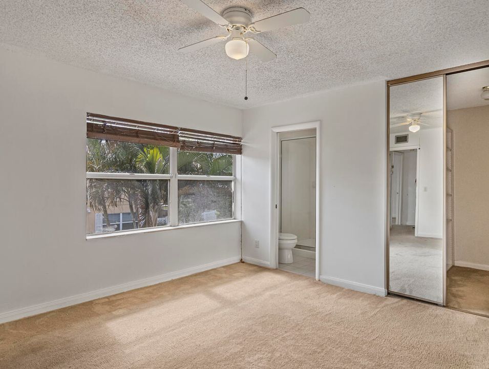 For Sale: $299,900 (2 beds, 2 baths, 1350 Square Feet)