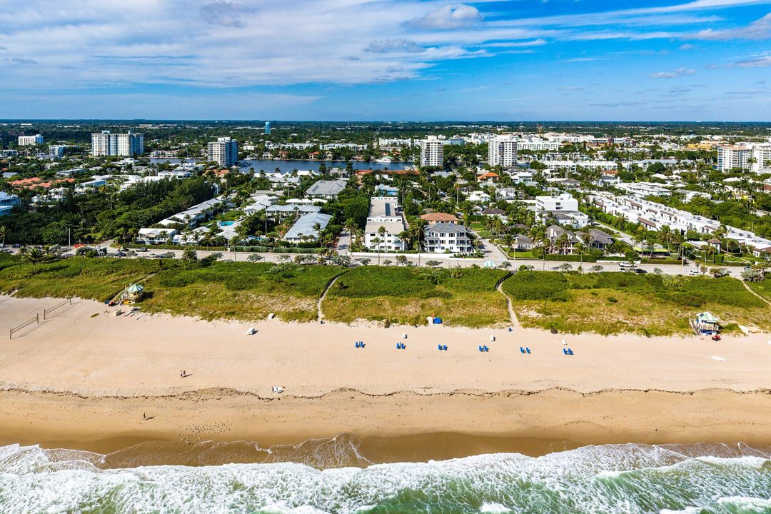 Под контрактом: $850,000 (2 спален, 2 ванн, 1400 Квадратных фут)