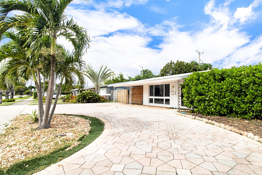 For Sale: $499,000 (2 beds, 2 baths, 1399 Square Feet)