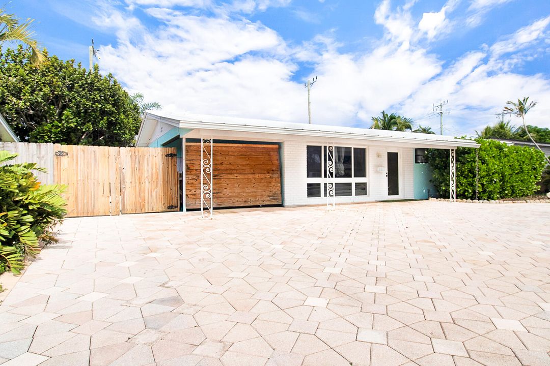 For Sale: $499,000 (2 beds, 2 baths, 1399 Square Feet)