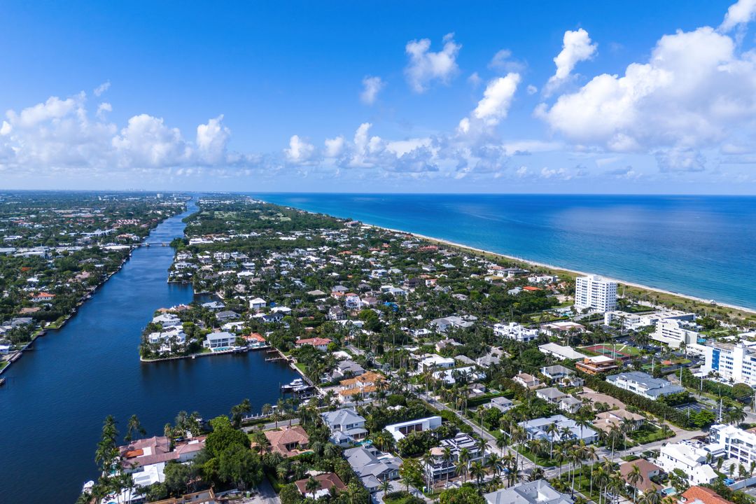 待售: $719,900 (2 贝兹, 2 浴室, 1404 平方英尺)