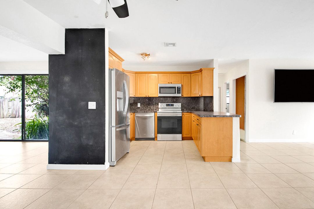 For Sale: $499,000 (2 beds, 2 baths, 1399 Square Feet)