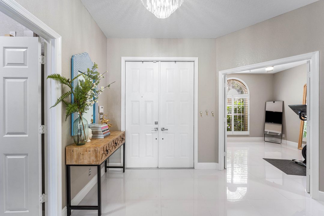 待售: $949,000 (5 贝兹, 4 浴室, 2817 平方英尺)