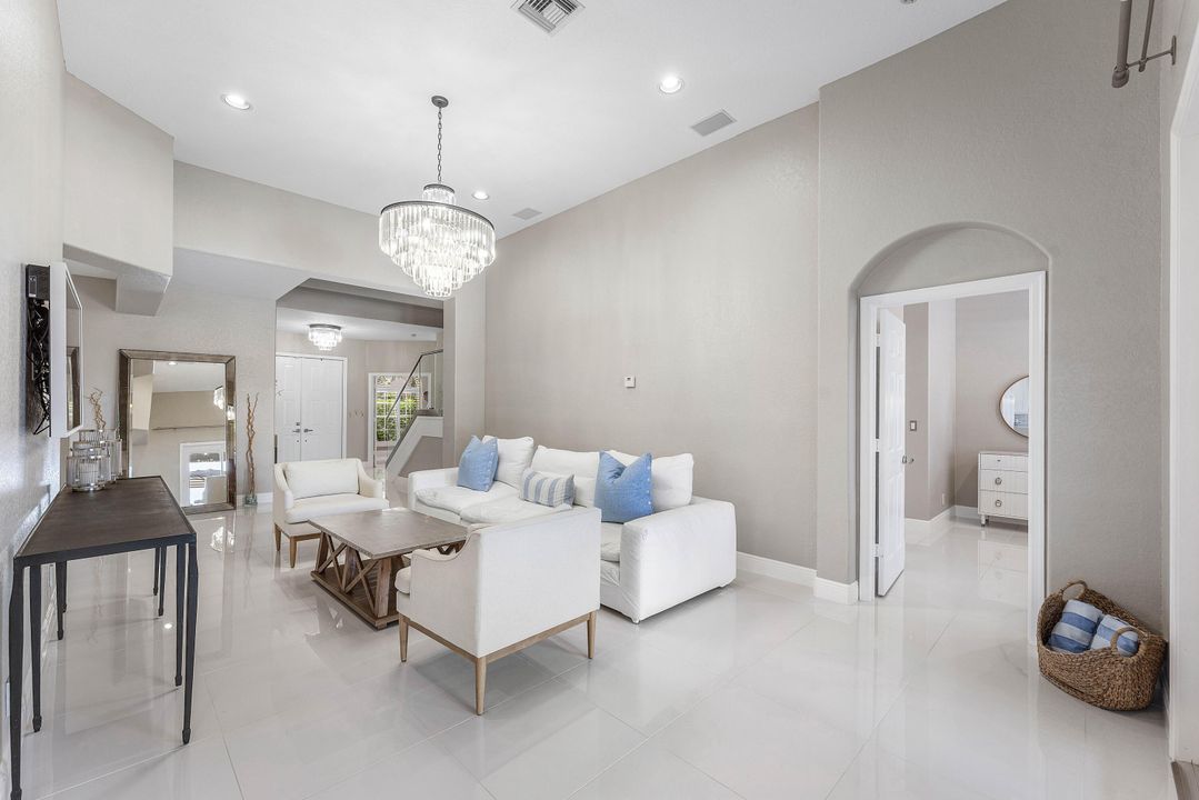 待售: $949,000 (5 贝兹, 4 浴室, 2817 平方英尺)