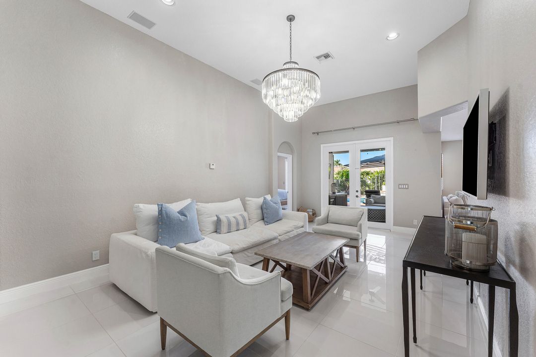 待售: $949,000 (5 贝兹, 4 浴室, 2817 平方英尺)