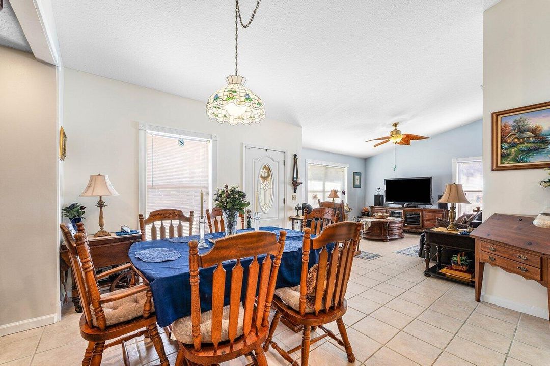 En Venta: $599,900 (4 camas, 2 baños, 1534 Pies cuadrados)