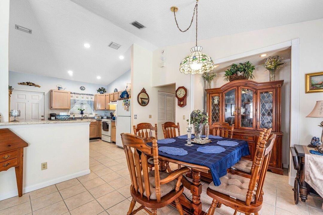 En Venta: $599,900 (4 camas, 2 baños, 1534 Pies cuadrados)