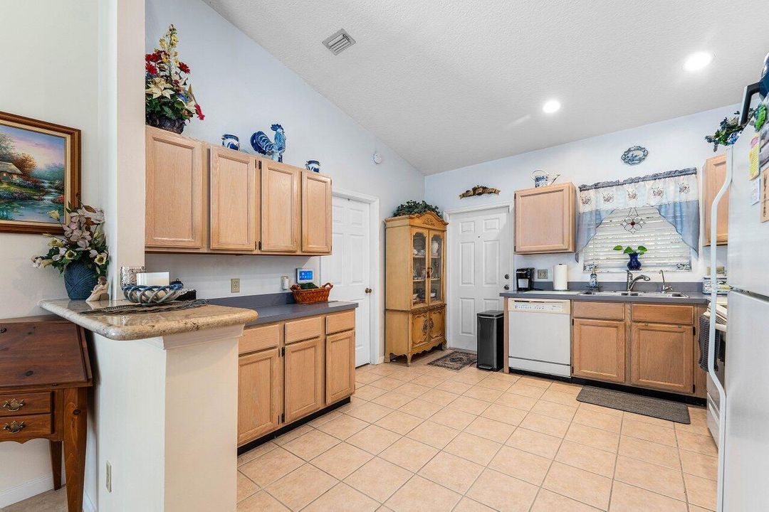 En Venta: $599,900 (4 camas, 2 baños, 1534 Pies cuadrados)