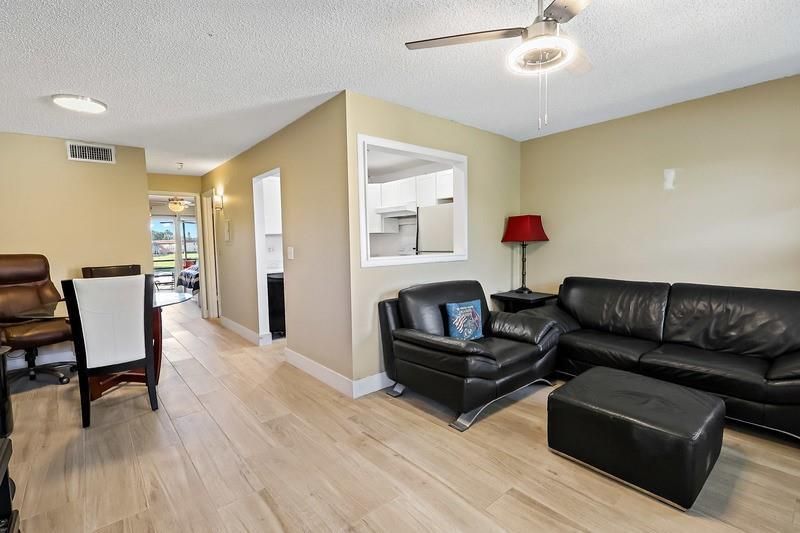 For Sale: $100,000 (1 beds, 1 baths, 630 Square Feet)