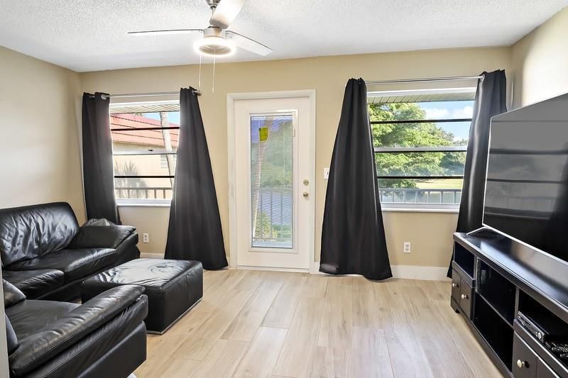 For Sale: $100,000 (1 beds, 1 baths, 630 Square Feet)