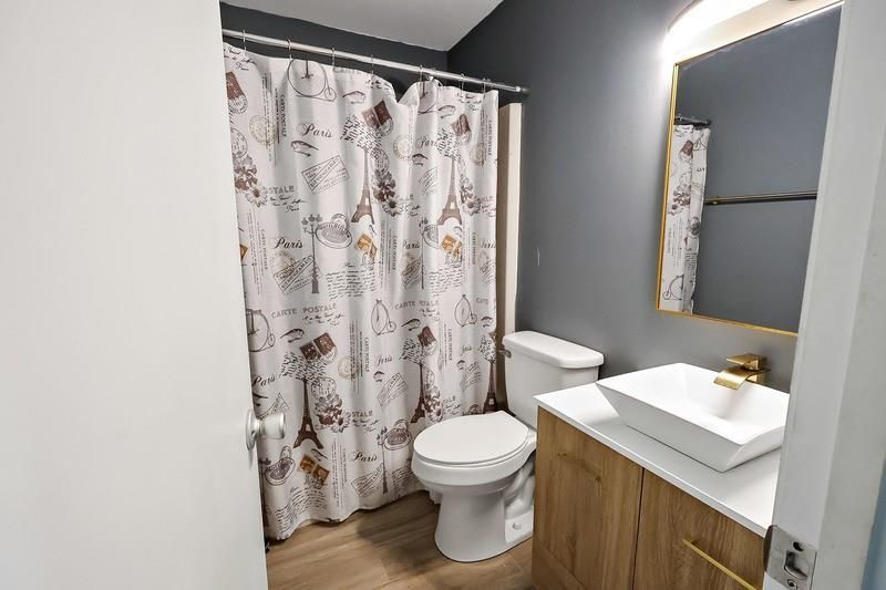 For Sale: $100,000 (1 beds, 1 baths, 630 Square Feet)