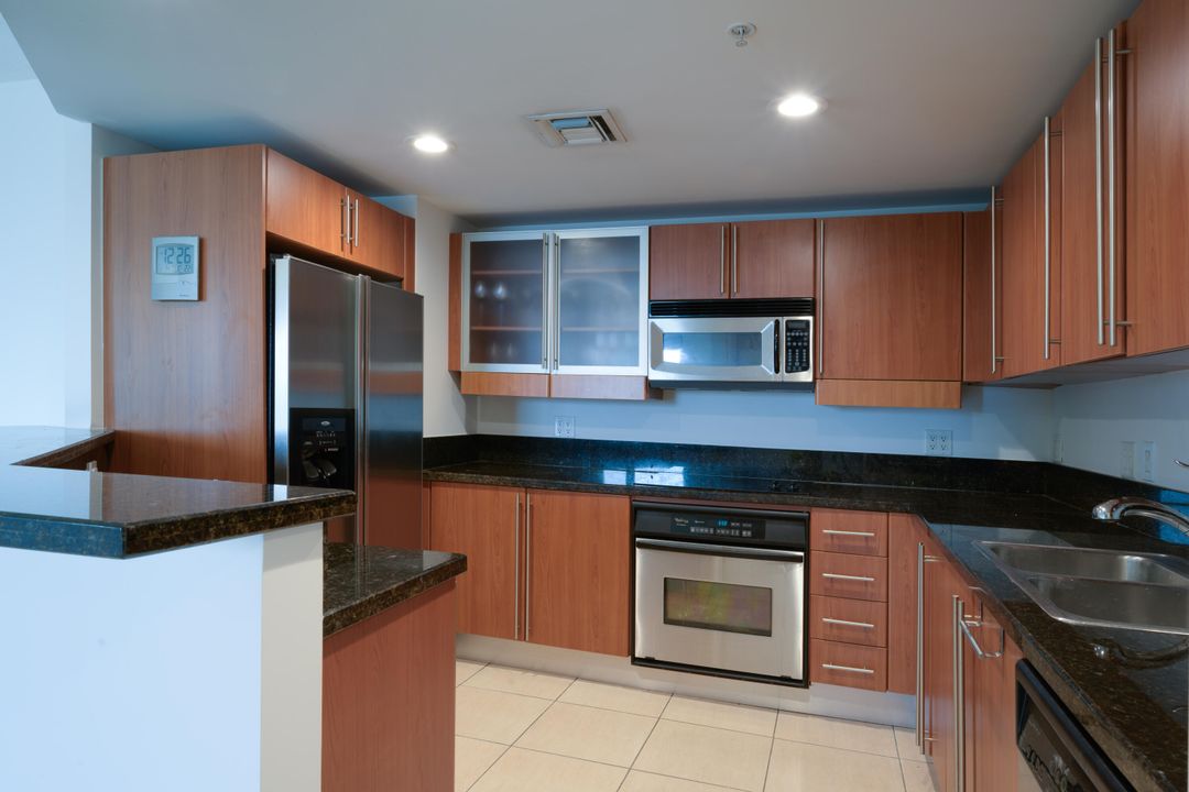 En Venta: $670,000 (3 camas, 3 baños, 2033 Pies cuadrados)