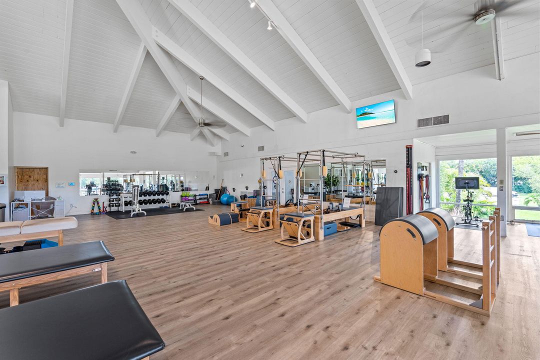 For Sale: $2,845,000 (3 beds, 4 baths, 3388 Square Feet)