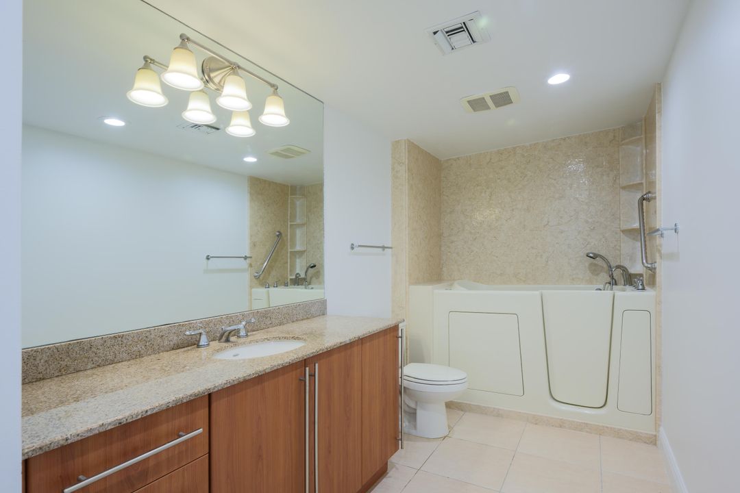 En Venta: $670,000 (3 camas, 3 baños, 2033 Pies cuadrados)