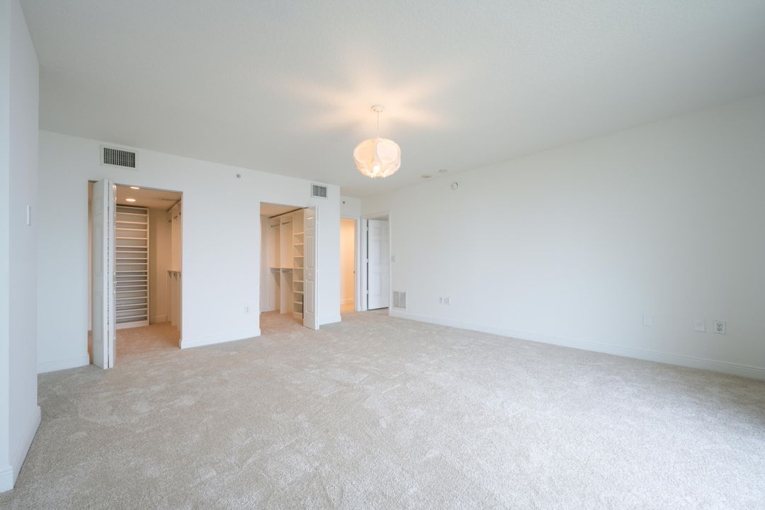 En Venta: $670,000 (3 camas, 3 baños, 2033 Pies cuadrados)