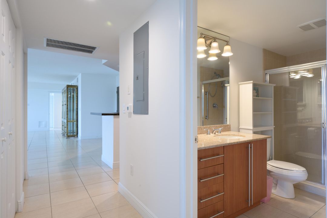 En Venta: $670,000 (3 camas, 3 baños, 2033 Pies cuadrados)