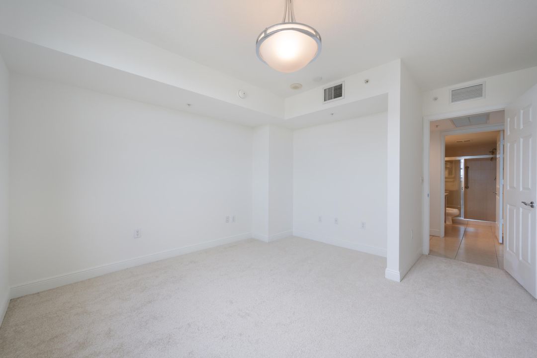 En Venta: $670,000 (3 camas, 3 baños, 2033 Pies cuadrados)