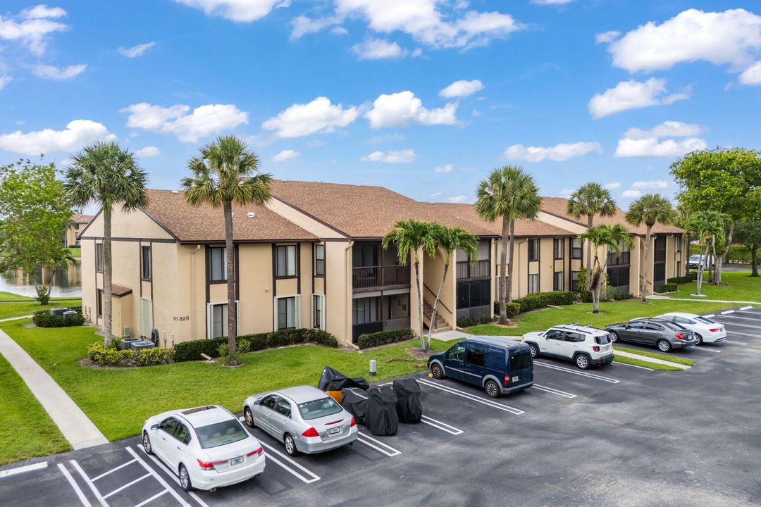 Active With Contract: $249,500 (3 beds, 2 baths, 1468 Square Feet)