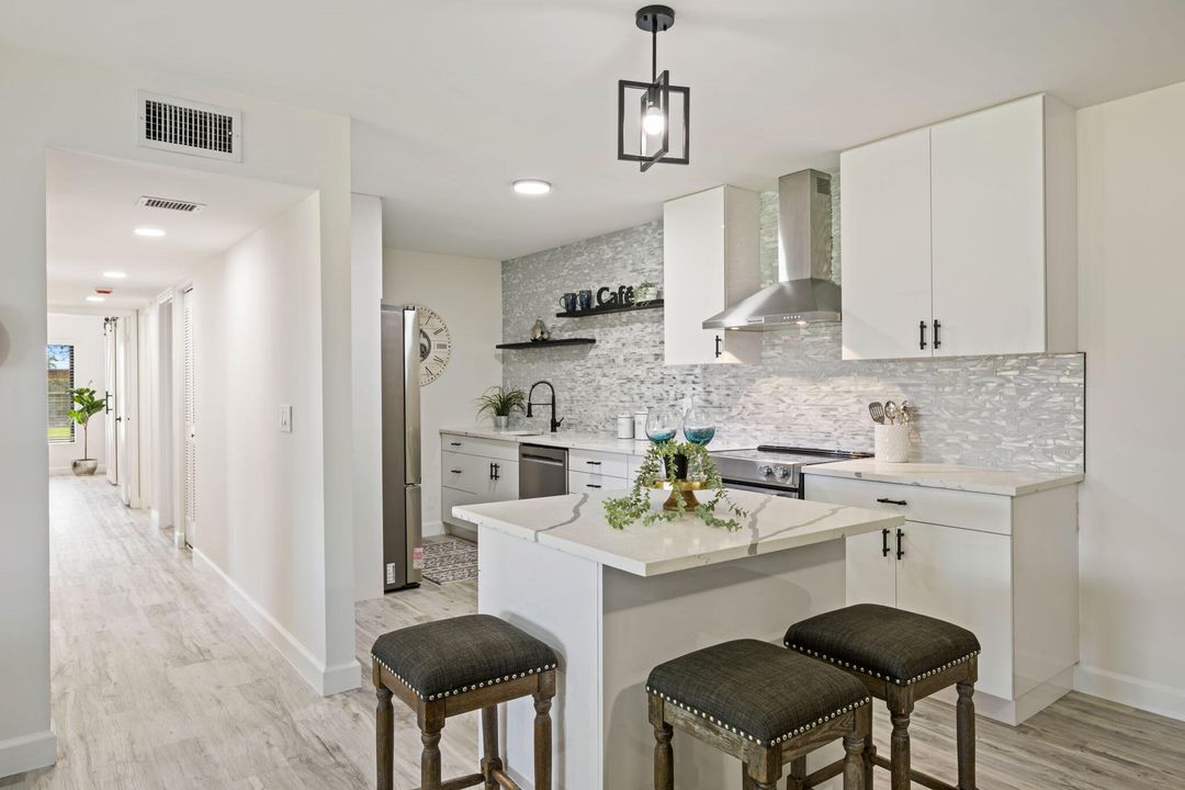 Active With Contract: $249,500 (3 beds, 2 baths, 1468 Square Feet)