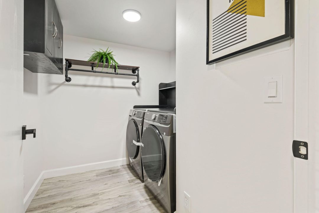 Active With Contract: $249,500 (3 beds, 2 baths, 1468 Square Feet)