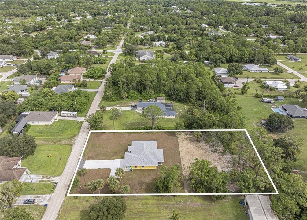 最近售出: $649,000 (3 贝兹, 2 浴室, 2400 平方英尺)