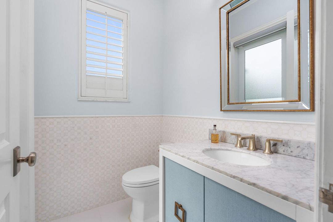 合同活跃: $2,490,000 (4 贝兹, 4 浴室, 3581 平方英尺)