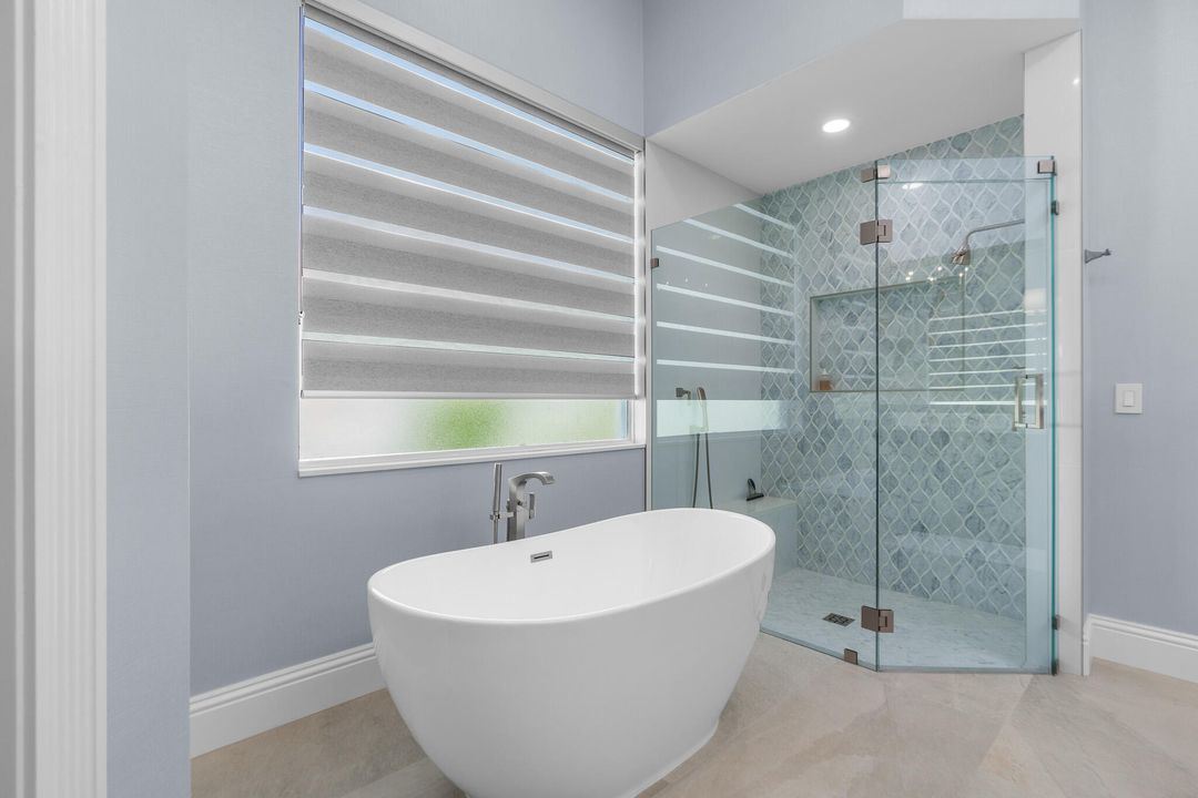 合同活跃: $2,490,000 (4 贝兹, 4 浴室, 3581 平方英尺)