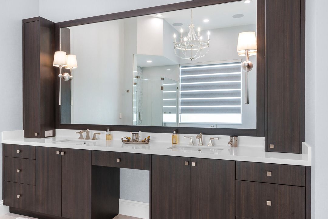 合同活跃: $2,490,000 (4 贝兹, 4 浴室, 3581 平方英尺)