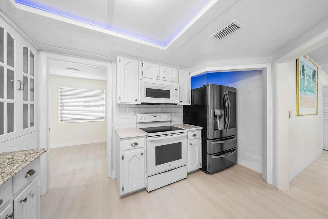 For Sale: $774,900 (3 beds, 2 baths, 1435 Square Feet)