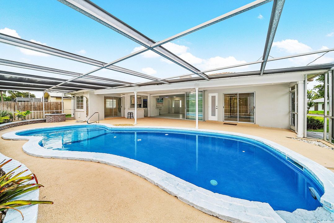 For Sale: $774,900 (3 beds, 2 baths, 1435 Square Feet)