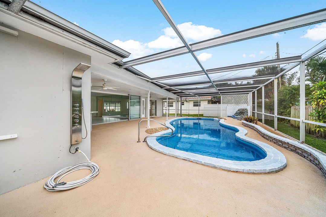 For Sale: $774,900 (3 beds, 2 baths, 1435 Square Feet)